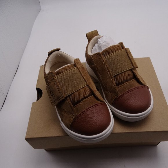 UGG Kids RENNON LOW Size 6 New In Box - Picture 1 of 6